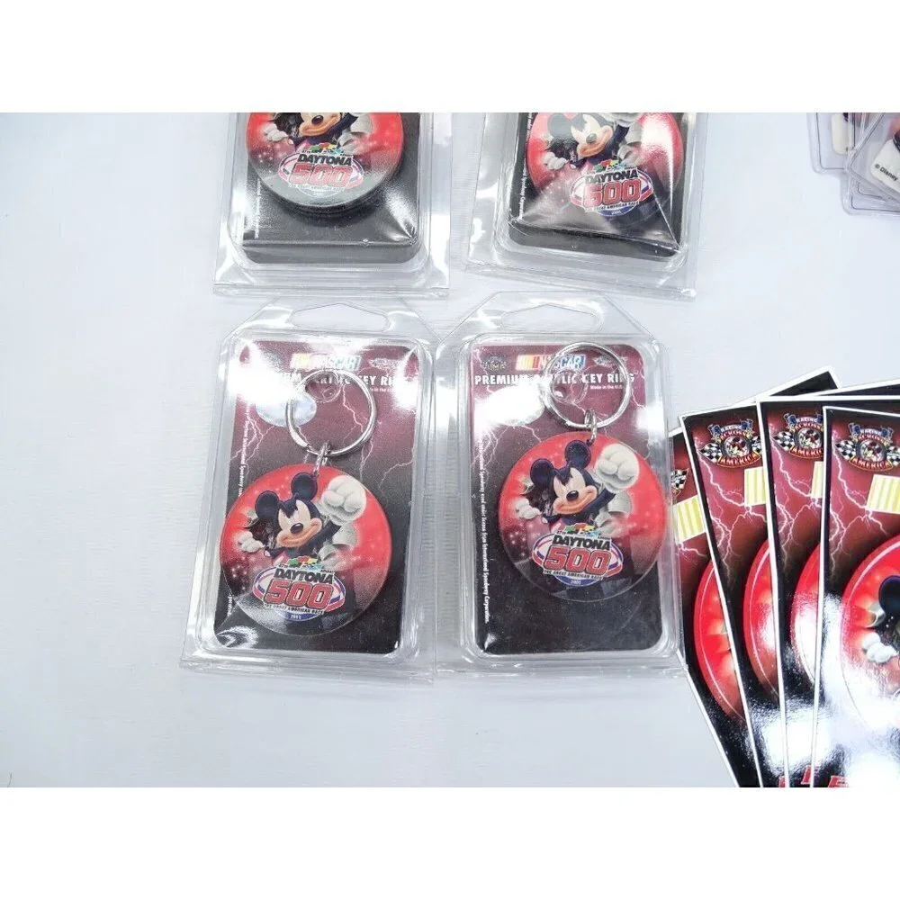 Lot 2005‎ DAYTONA 500 Mickey Mouse Decal Holder Lanyard Keychain Reseller Disney